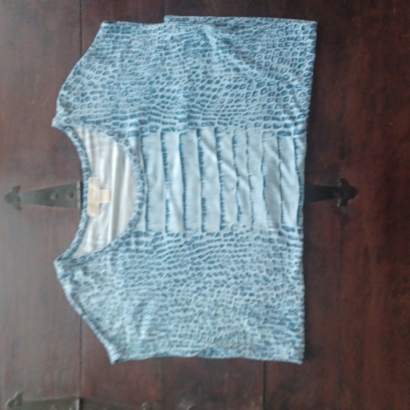 MICHAEL KORS SLEEVELESS ANIMAL PRINT BLUE WHITE 💙 TOP, SIZE MEDIUM - Picture 5 of 8